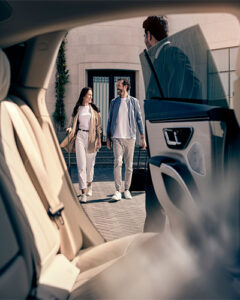 Top Benefits of Hiring a Chauffeur-Driven Limousine in Dubai